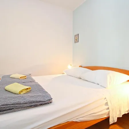 Fuer 3 Personen Ca 25 Qm In Pjescana Uvala, Istrien Istrische Riviera Apartment Pjescana Uvala