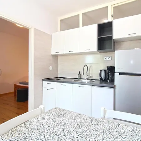 Apartment Fuer 3 Personen Ca 25 Qm In Pjescana Uvala, Istrien Istrische Riviera *